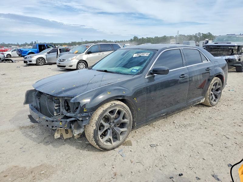 2015 CHRYSLER 300 — VIN 2C3CCAAG8FH868066
