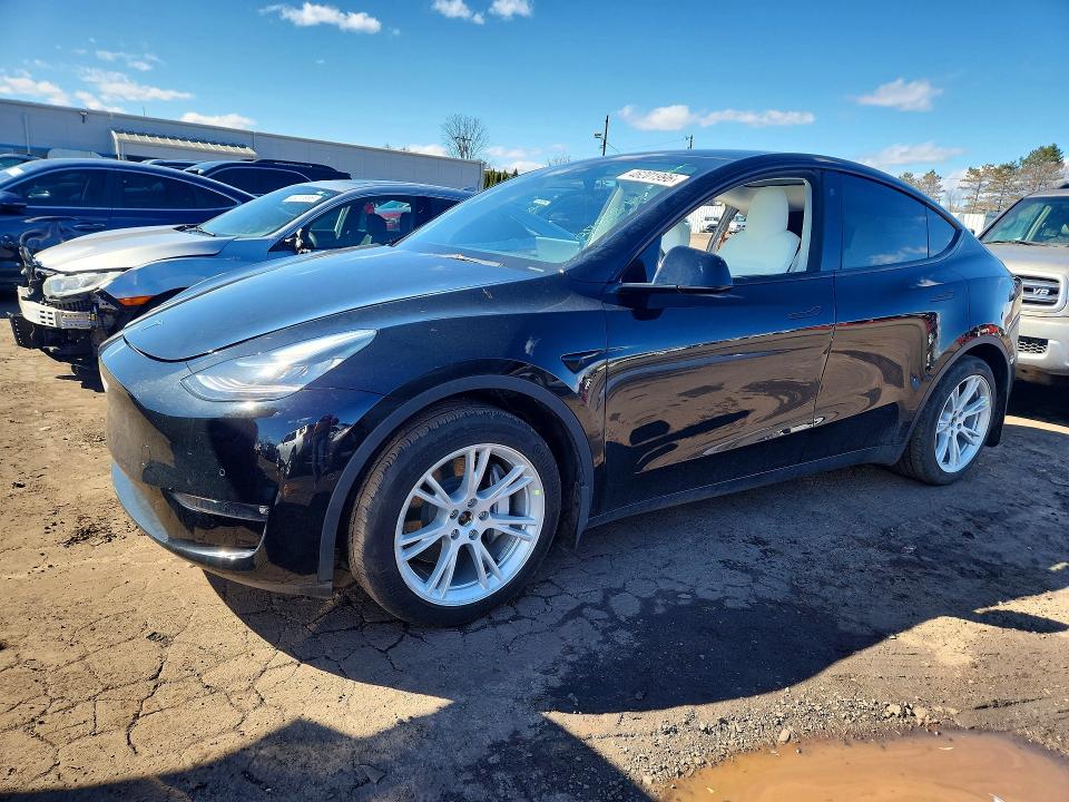 2022 TESLA MODEL Y — VIN 7SAYGDEEXNF394029