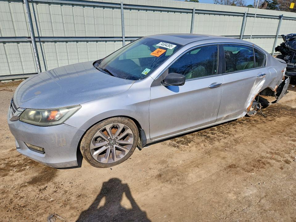 2015 HONDA ACCORD — VIN 1HGCR2F81FA020886