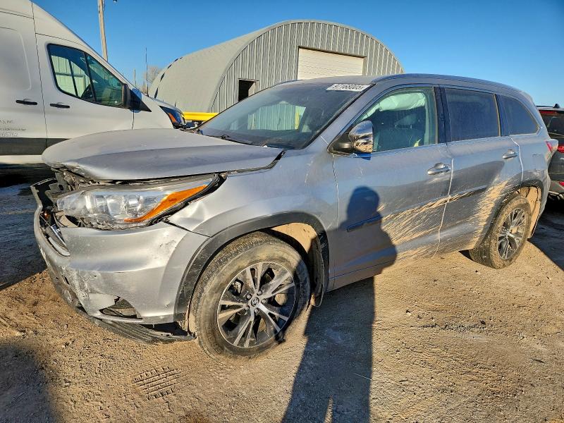 2016 TOYOTA HIGHLANDER — VIN 5TDJKRFH3GS231661