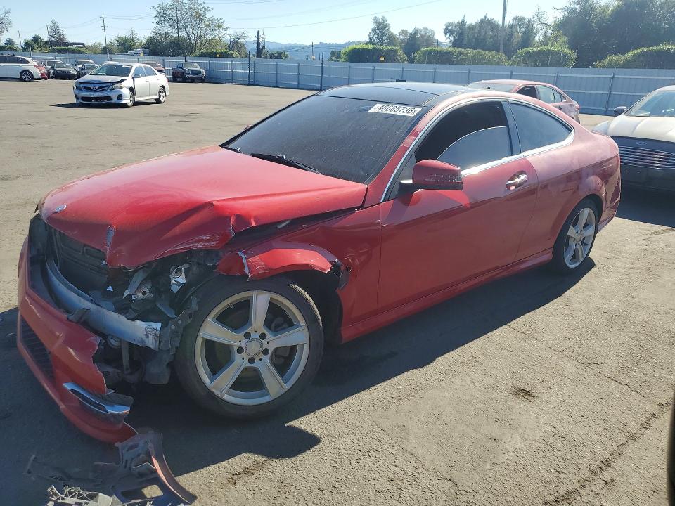 2015 MERCEDES-BENZ C — VIN WDDGJ4HB0FG367981