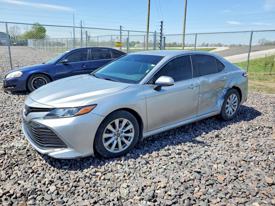 2018 TOYOTA CAMRY — VIN 4T1B11HK1JU501888