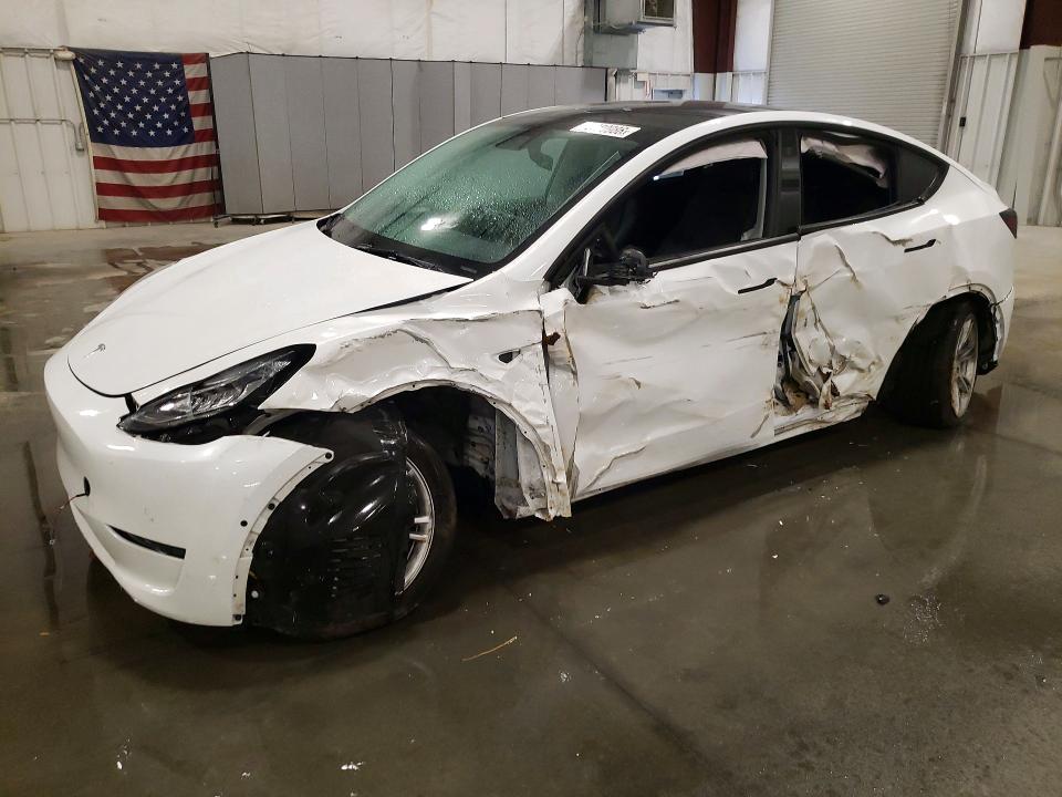 2021 TESLA MODEL Y — VIN 5YJYGDEE3MF188188