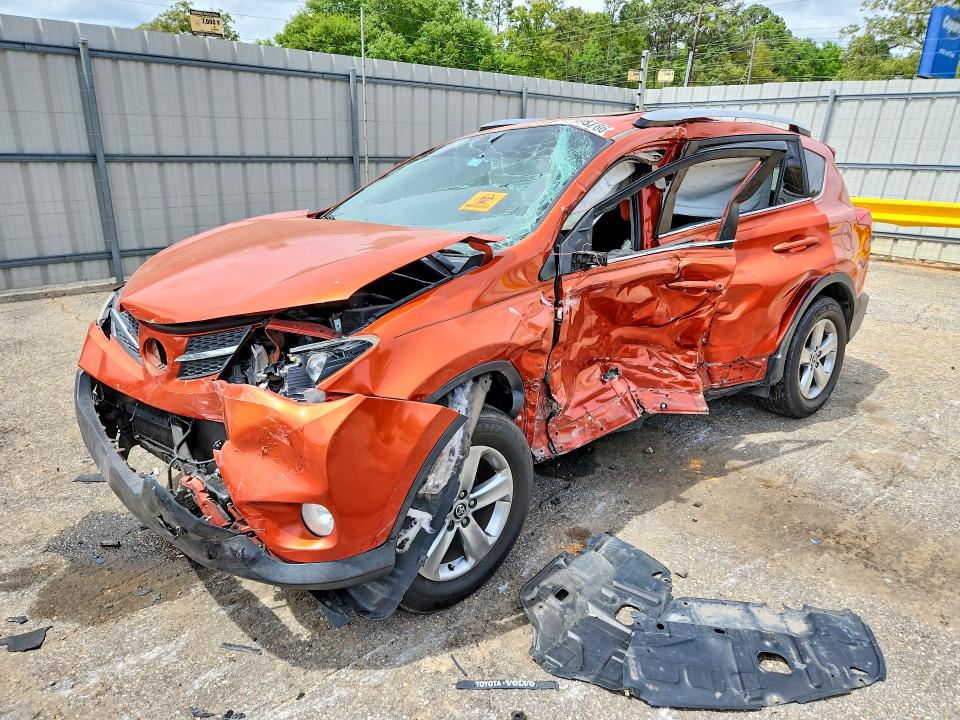 2015 TOYOTA RAV4 — VIN 2T3WFREV2FW201212