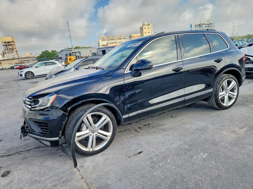 2017 VOLKSWAGEN TOUAREG — VIN WVGGF7BP7HD004689
