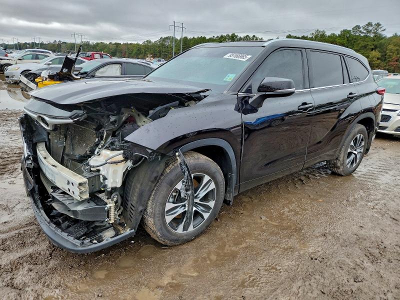 2021 TOYOTA HIGHLANDER — VIN 5TDGZRBH7MS124653