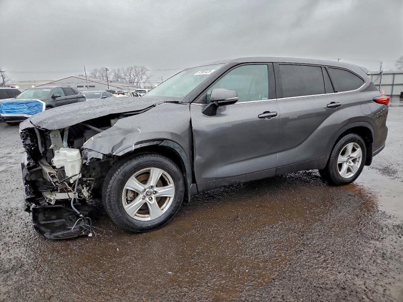 2022 TOYOTA HIGHLANDER — VIN 5TDBZRBH6NS568635
