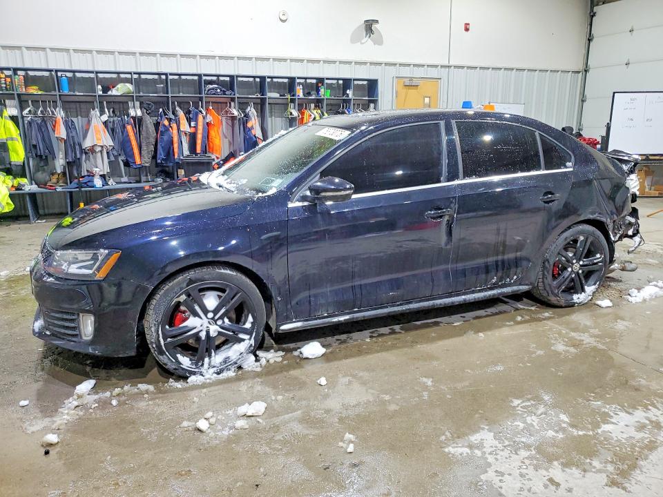 2015 VOLKSWAGEN JETTA — VIN 3VW4T7AJ8FM292024