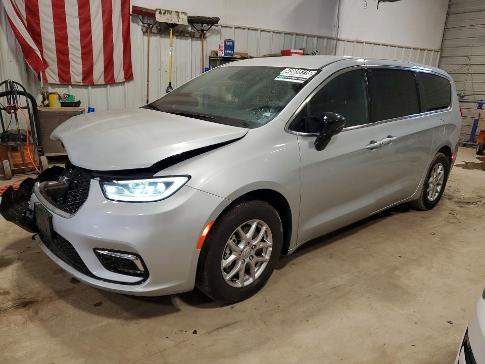 2026 CHRYSLER PACIFICA — VIN 2C4RC1BG4TR155112