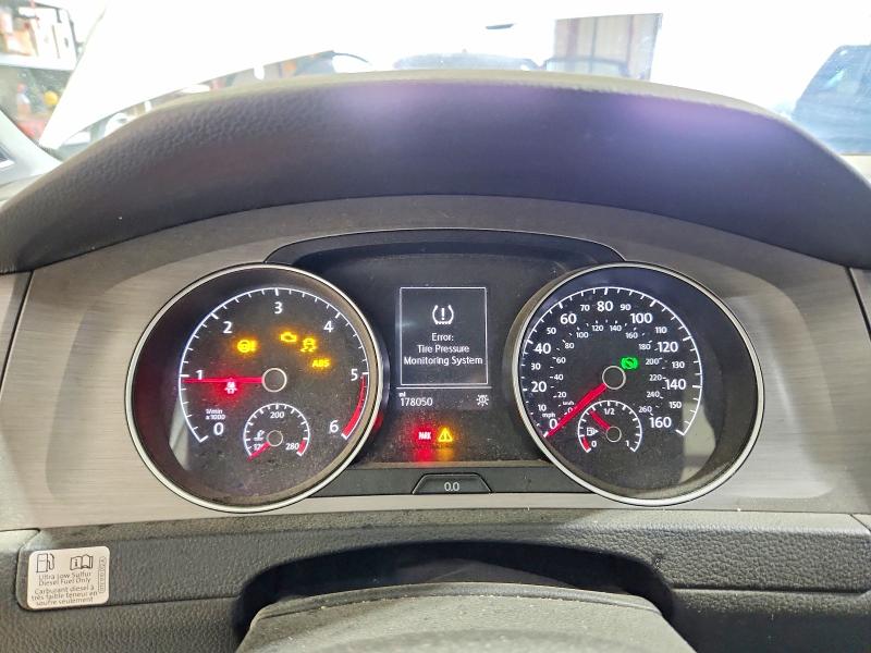 3VWCA7AU0FM518827