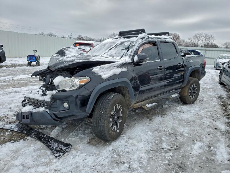 2016 TOYOTA TACOMA DOU — VIN 5TFCZ5AN9GX028861