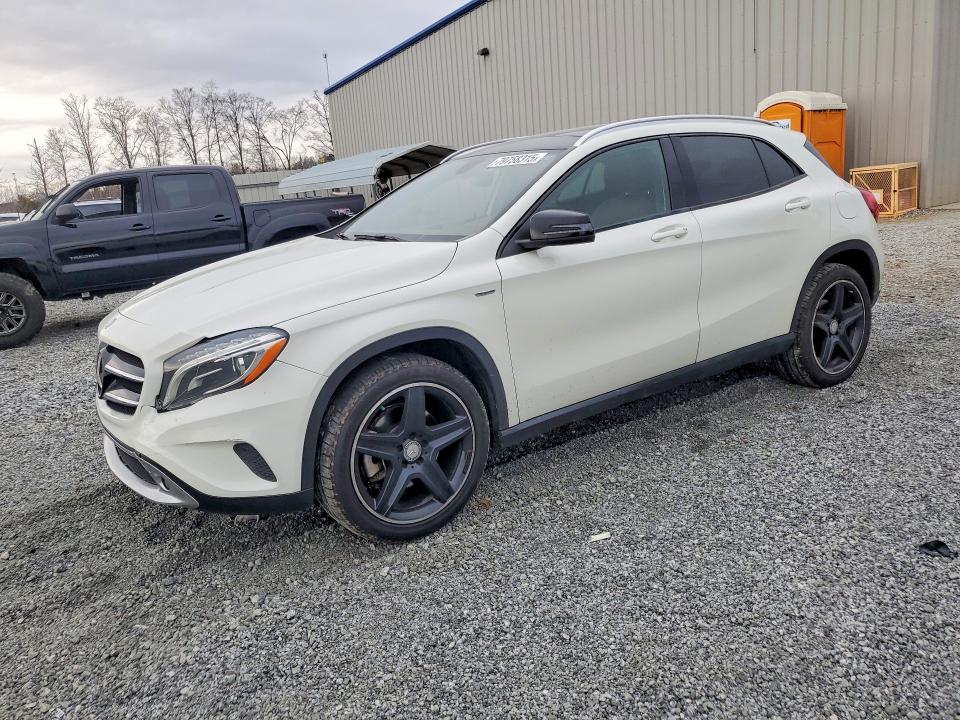 2015 MERCEDES-BENZ GLA — VIN WDCTG4GB1FJ035845