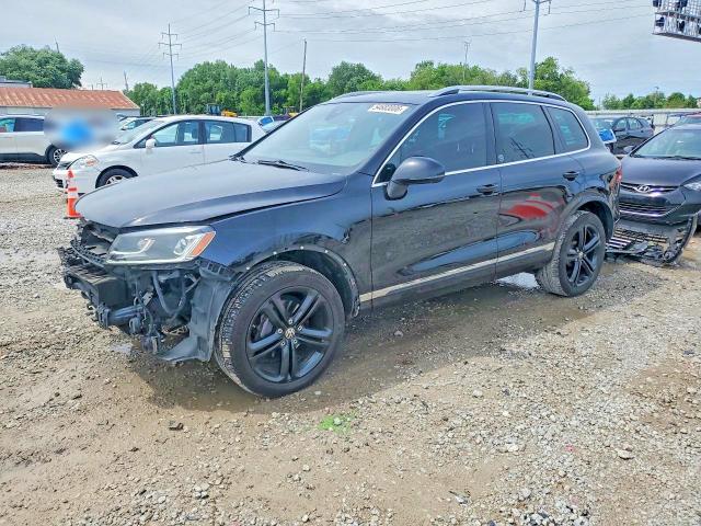 2017 VOLKSWAGEN TOUAREG — VIN WVGRF7BP3HD004584