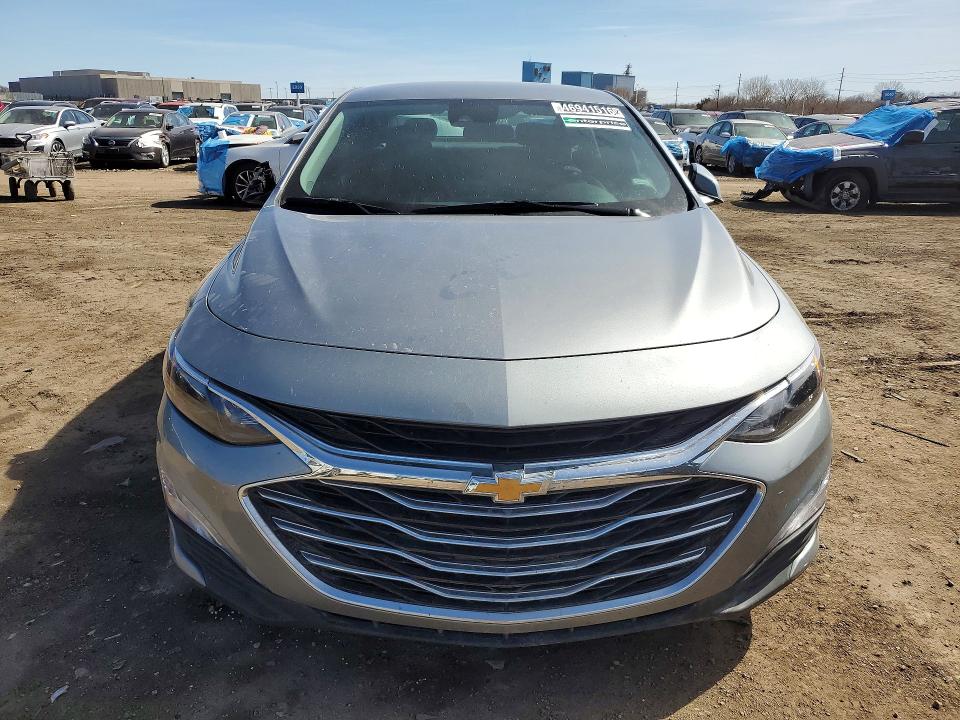 1G1ZD5ST2SF135084