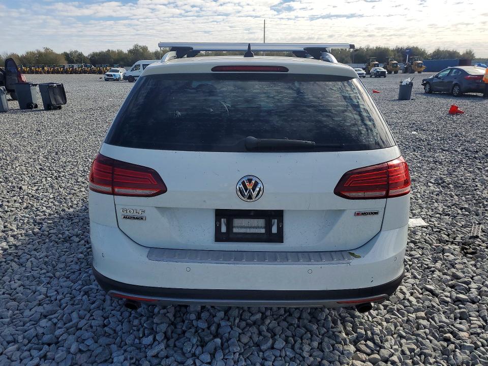 3VWH17AU2KM500782