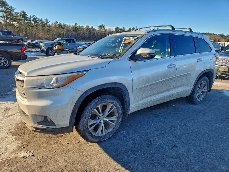 2015 TOYOTA HIGHLANDER — VIN 5TDJKRFH1FS216204