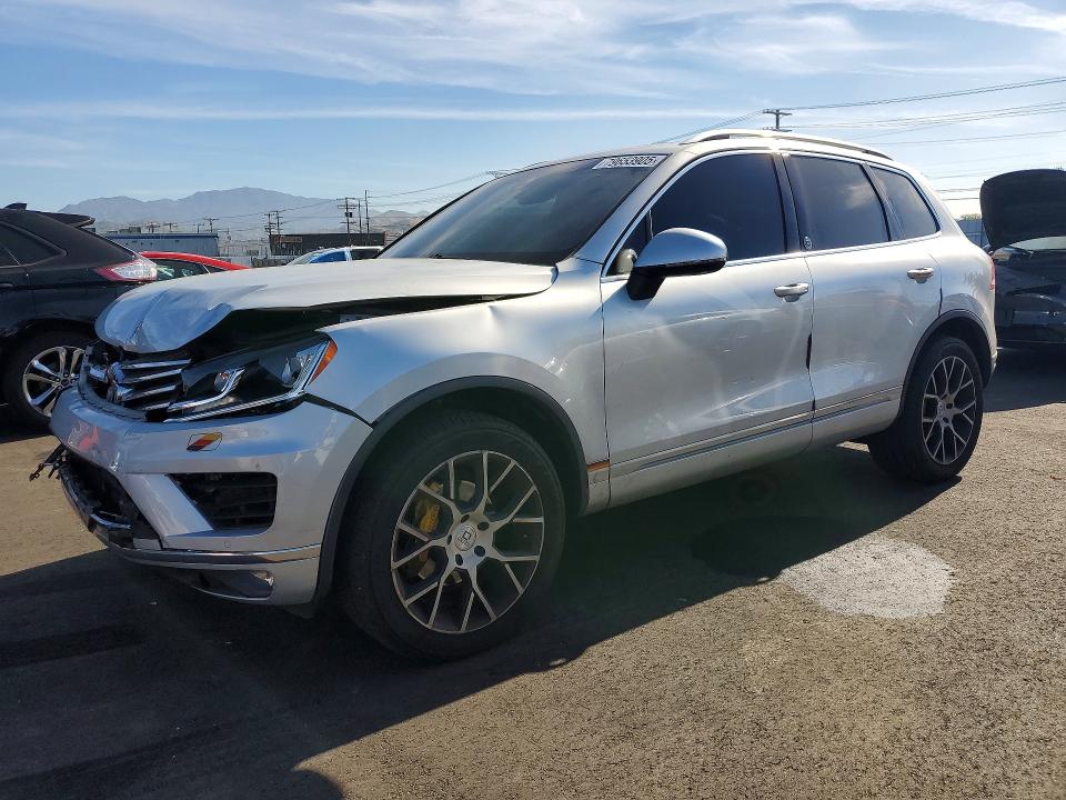 2017 VOLKSWAGEN TOUAREG — VIN WVGRF7BP7HD004488