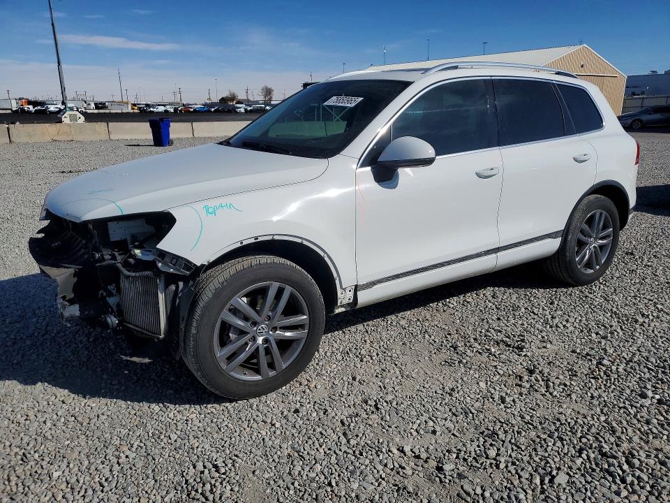 2015 VOLKSWAGEN TOUAREG — VIN WVGEP9BP4FD002766