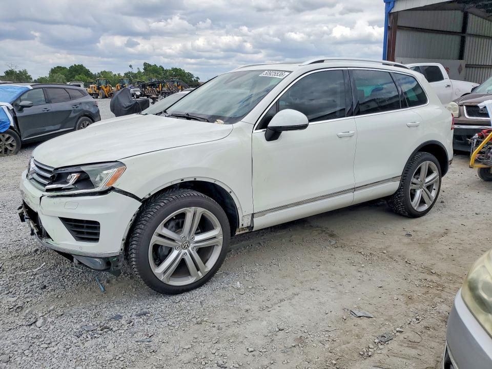 2017 VOLKSWAGEN TOUAREG — VIN WVGGF7BPXHD006758