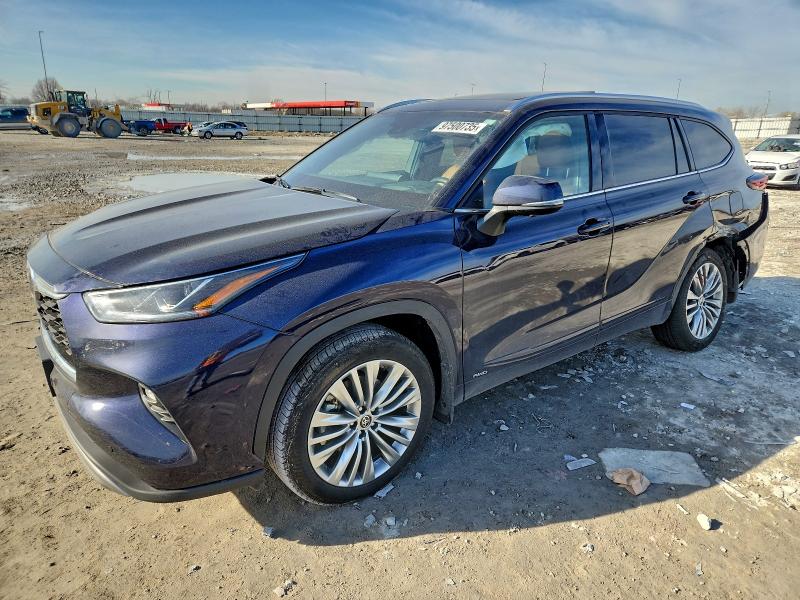 2025 TOYOTA HIGHLANDER — VIN 5TDEBRCH2SS666296