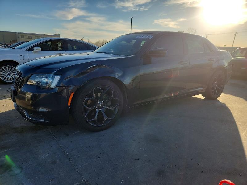 2019 CHRYSLER 300 — VIN 2C3CCAAG7KH679161