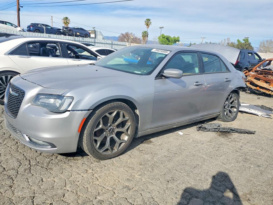 2018 CHRYSLER 300 — VIN 2C3CCABG0JH214198
