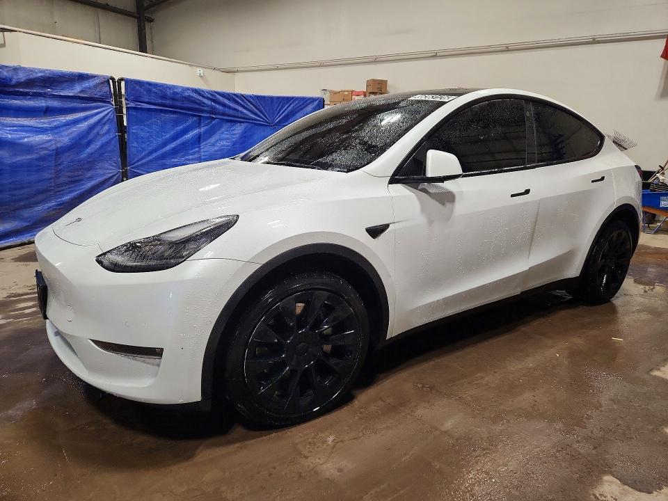 2022 TESLA MODEL Y — VIN 7SAYGDEE0NF468977