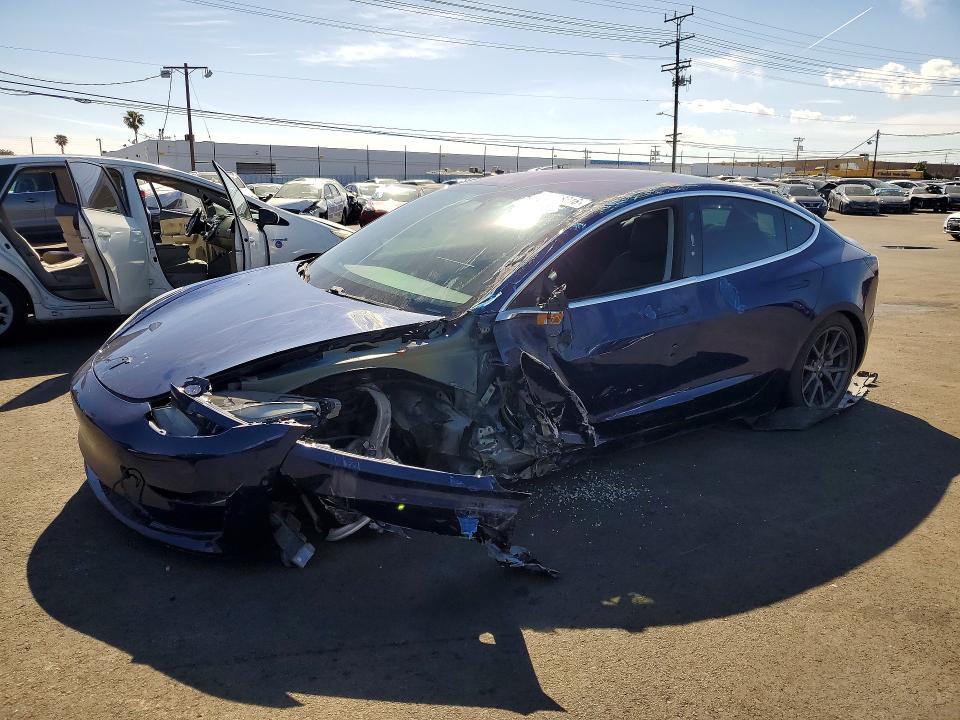 2018 TESLA MODEL 3 — VIN 5YJ3E1EA4JF059030