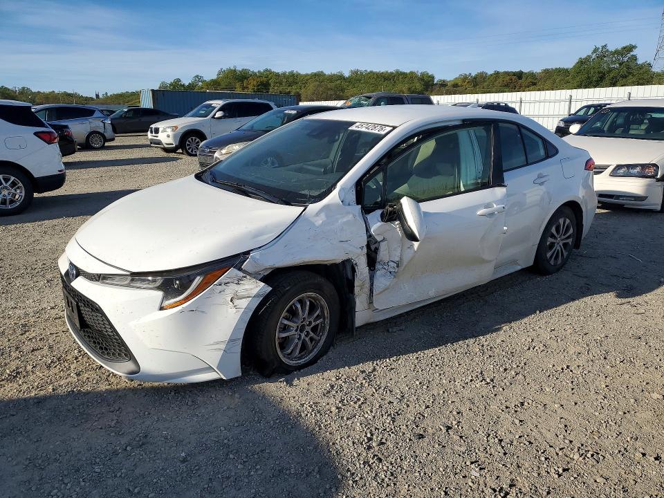 2022 TOYOTA COROLLA HYBRID — VIN JTDEAMDE1N3013037