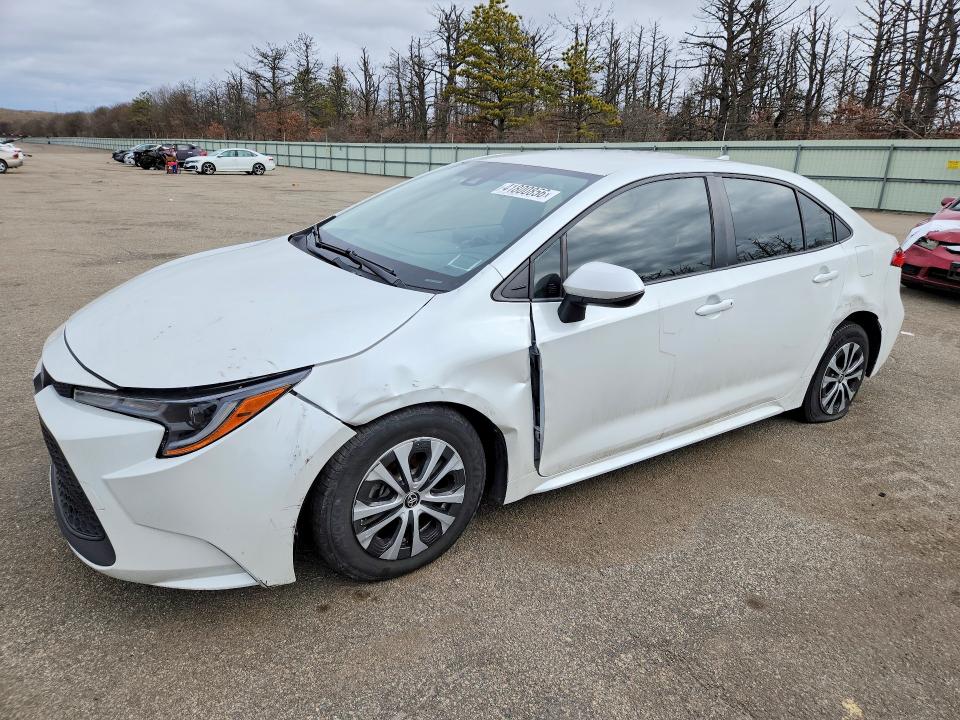 2022 TOYOTA COROLLA HYBRID — VIN JTDEAMDE1N3006668