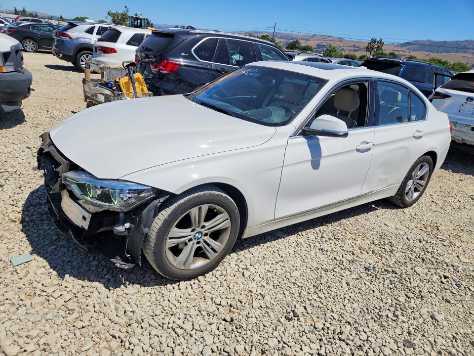 2018 BMW 330 — VIN WBA8D9C57JEM33061