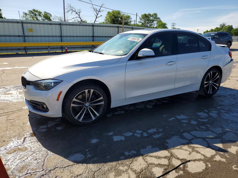 2018 BMW 330 — VIN WBA8B9G5XJNU98082