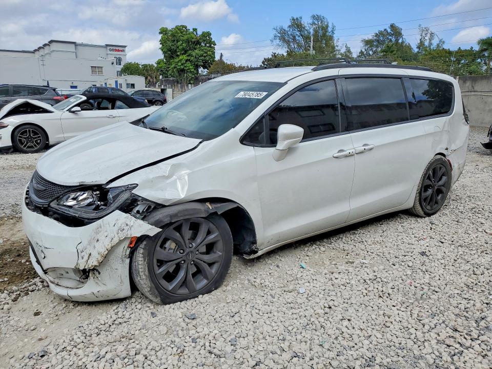 2018 CHRYSLER PACIFICA — VIN 2C4RC1BG6JR263356