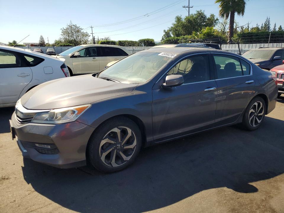 2017 HONDA ACCORD — VIN 1HGCR2F85HA068622