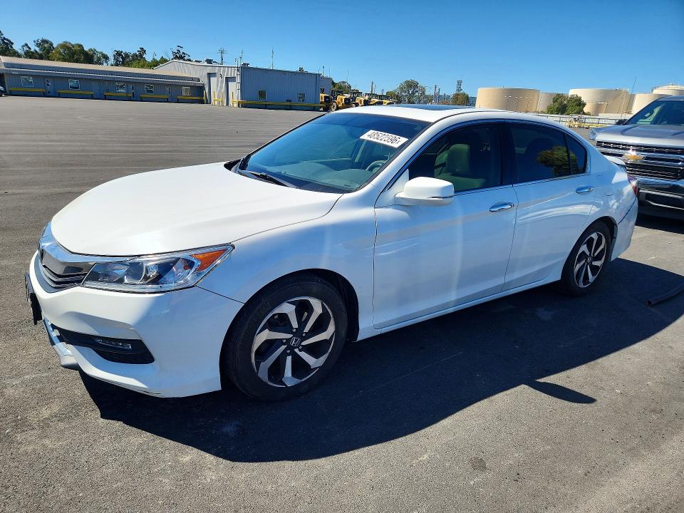 2016 HONDA ACCORD — VIN 1HGCR3F89GA016835