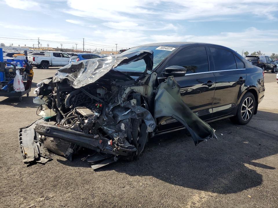 2018 VOLKSWAGEN JETTA — VIN 3VWDB7AJ2JM259631