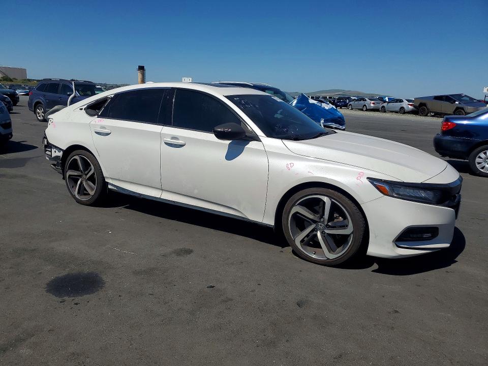 1HGCV2F30LA028912