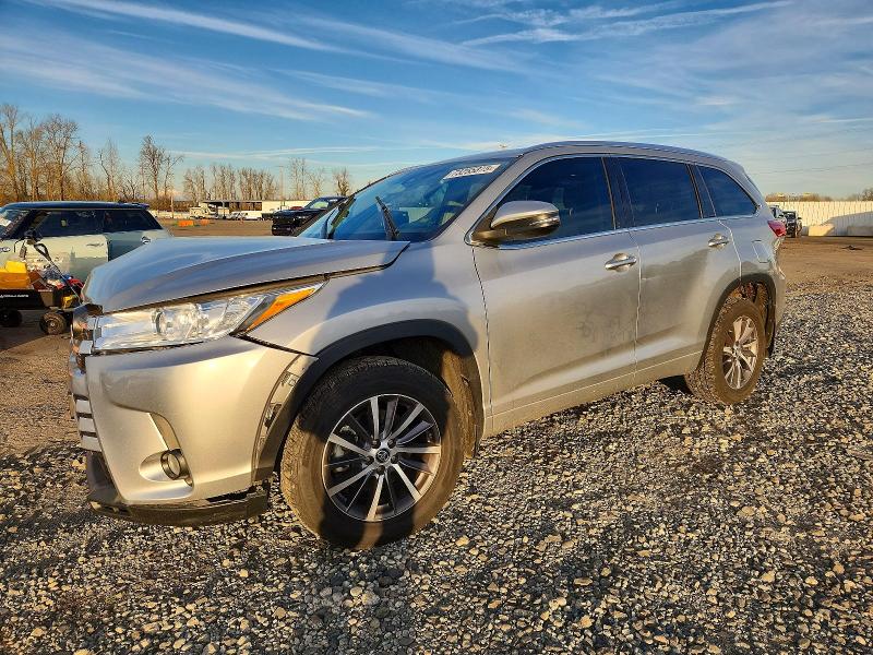 2017 TOYOTA HIGHLANDER — VIN 5TDJZRFH0HS461834
