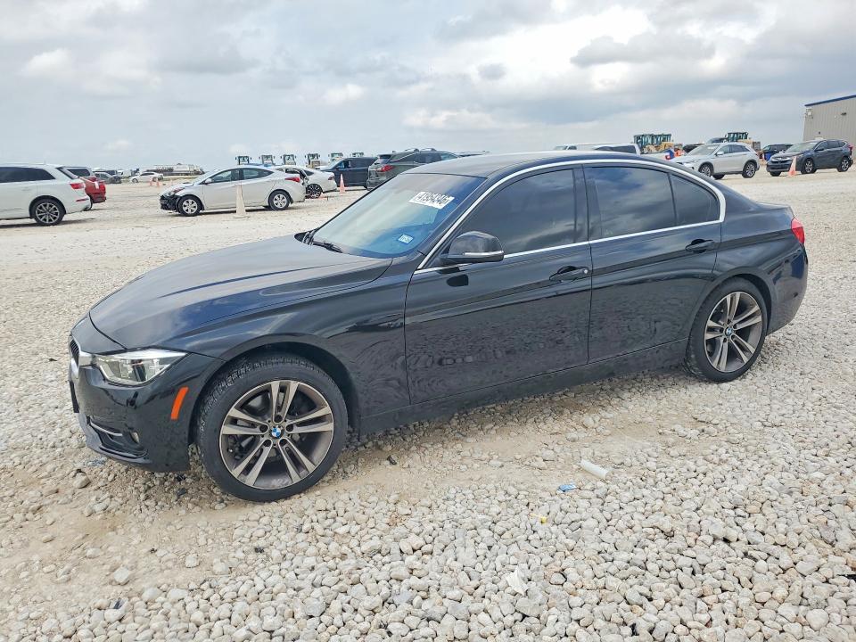 2018 BMW 330 — VIN WBA8B9G52JNU99775
