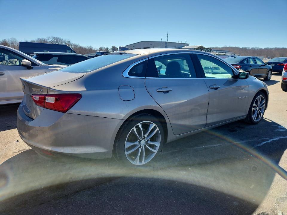 1G1ZD5ST9PF132027