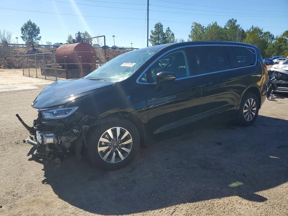 2024 CHRYSLER PACIFICA — VIN 2C4RC1S70RR177729