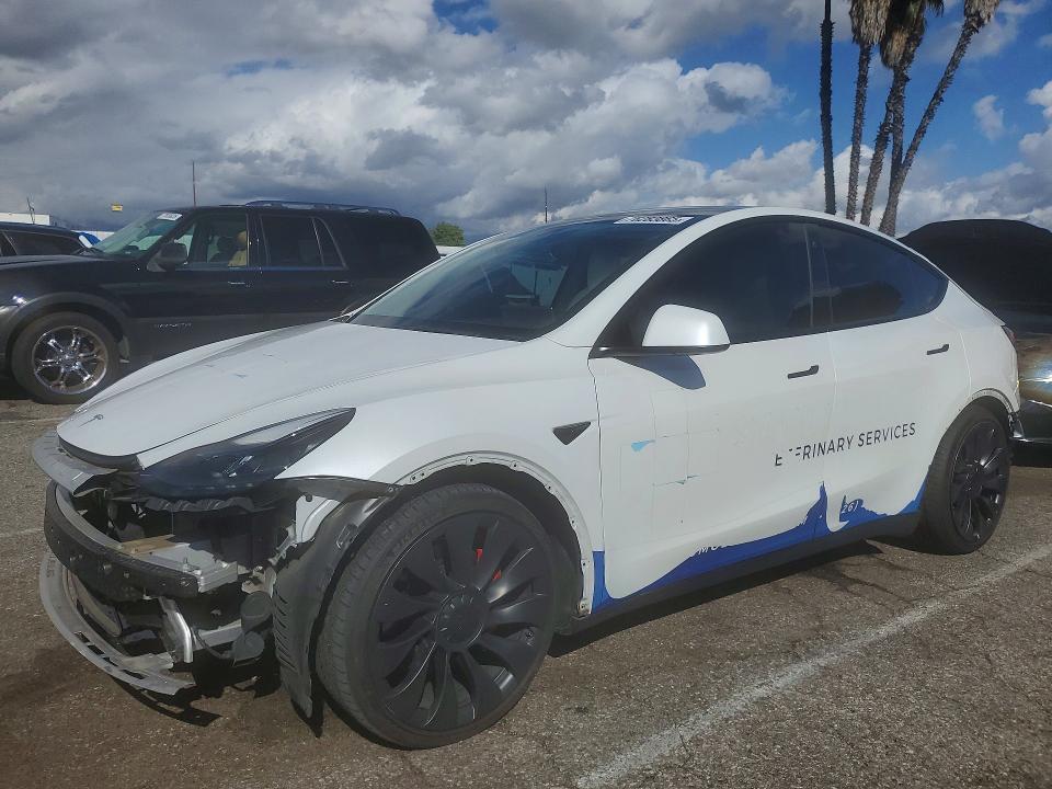 2022 TESLA MODEL Y — VIN 7SAYGDEF5NF336922