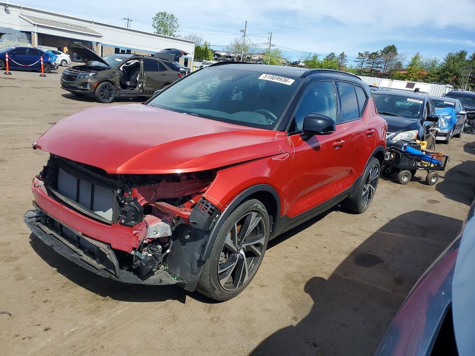 2022 VOLVO XC40 — VIN YV4162UM0N2724579