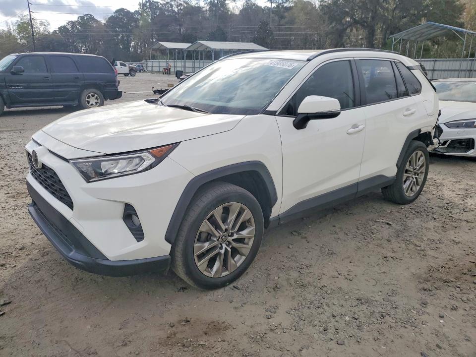 2019 TOYOTA RAV4 — VIN JTMC1RFV2KD011000