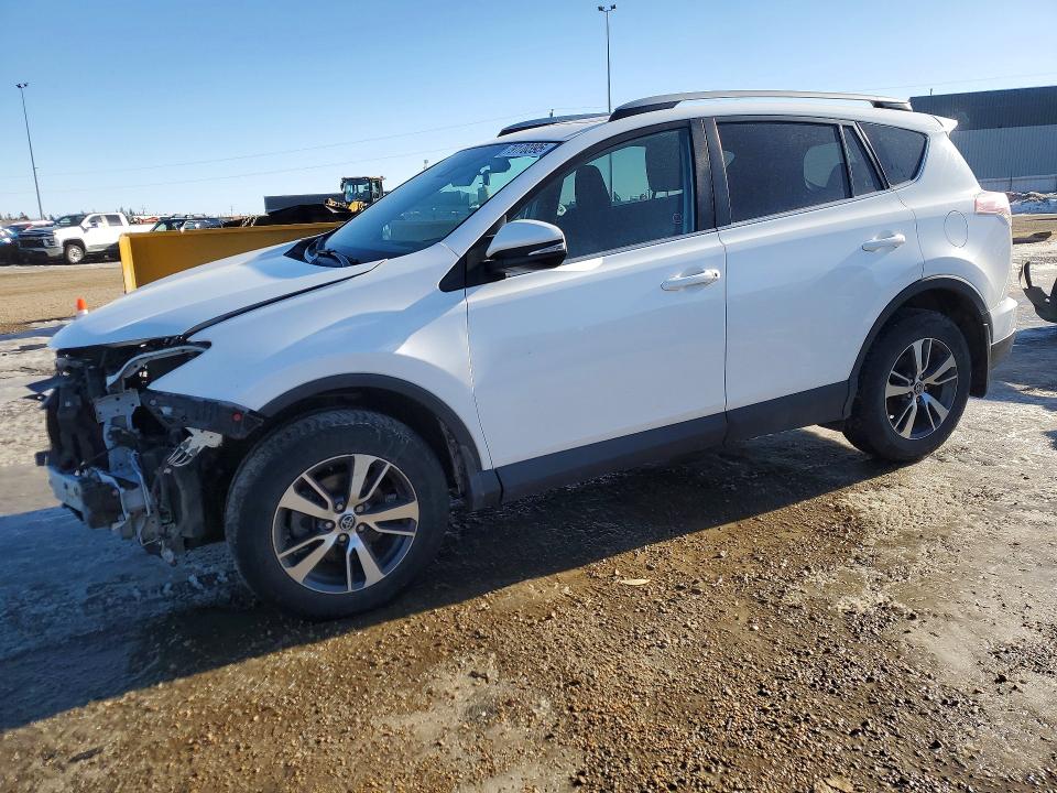 2018 TOYOTA RAV4 — VIN 2T3RFREVXJW761002