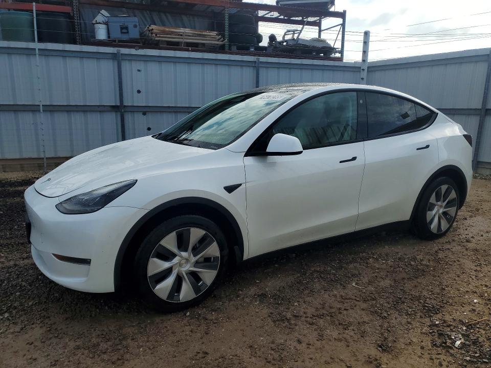 2023 TESLA MODEL Y — VIN 7SAYGDEE1PF638332