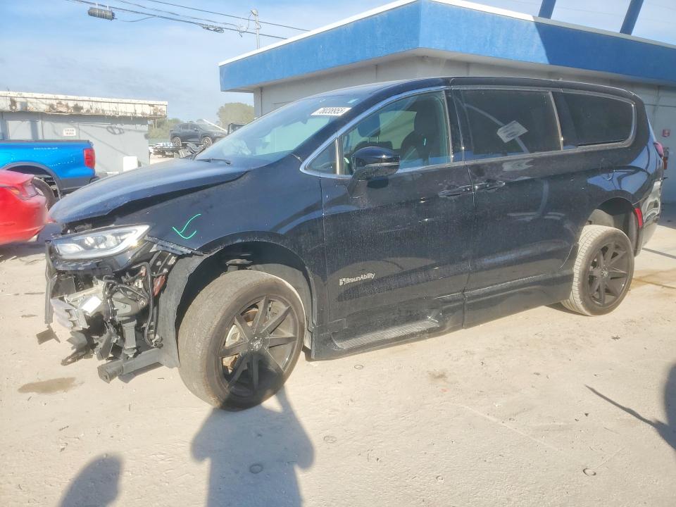 2025 CHRYSLER PACIFICA — VIN 2C4RC1BG6SR501028