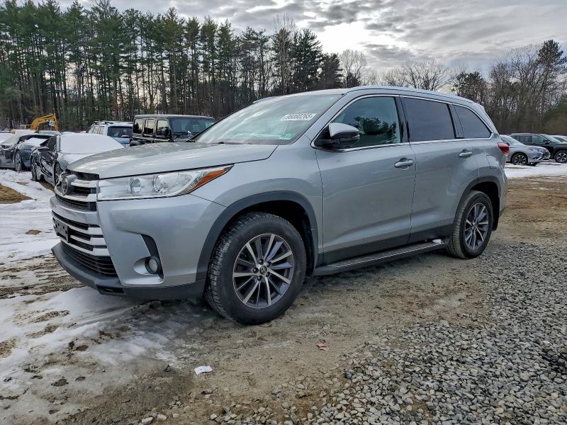 2019 TOYOTA HIGHLANDER — VIN 5TDJZRFH7KS568757