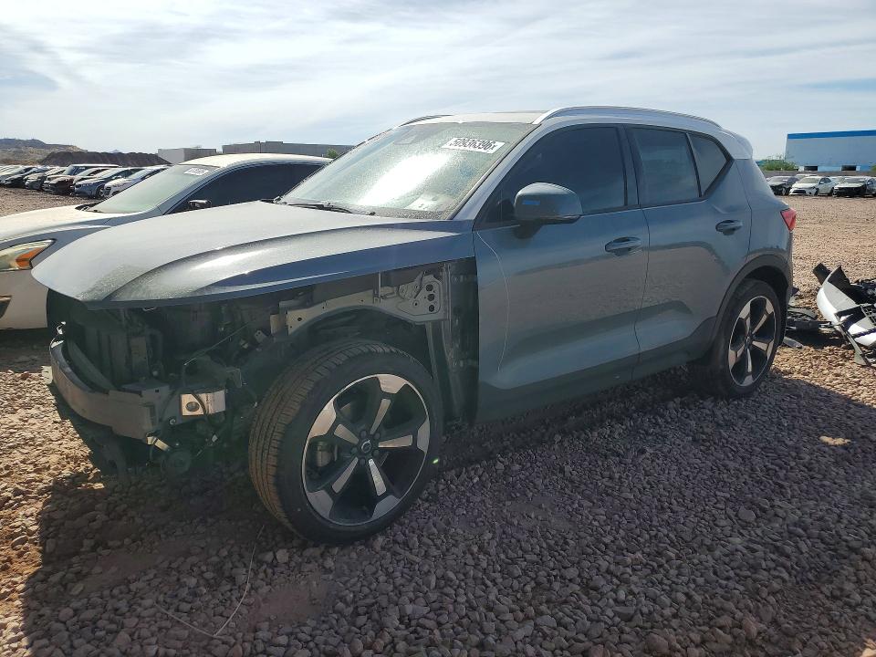 2020 VOLVO XC40 — VIN YV4162UK0L2325943