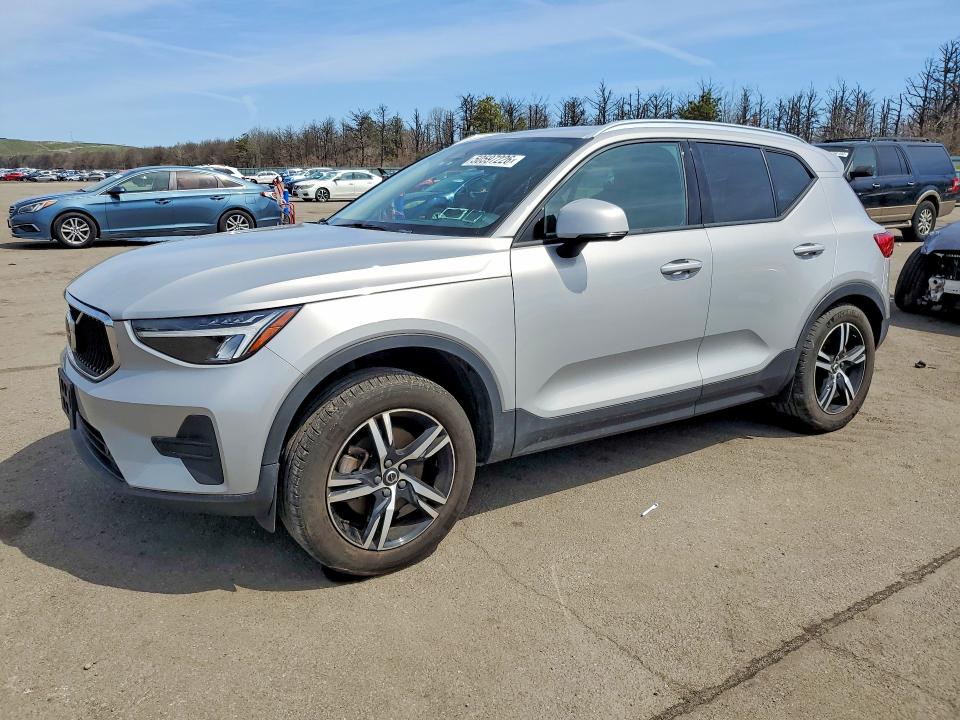 2023 VOLVO XC40 — VIN YV4L12UV2P2109728